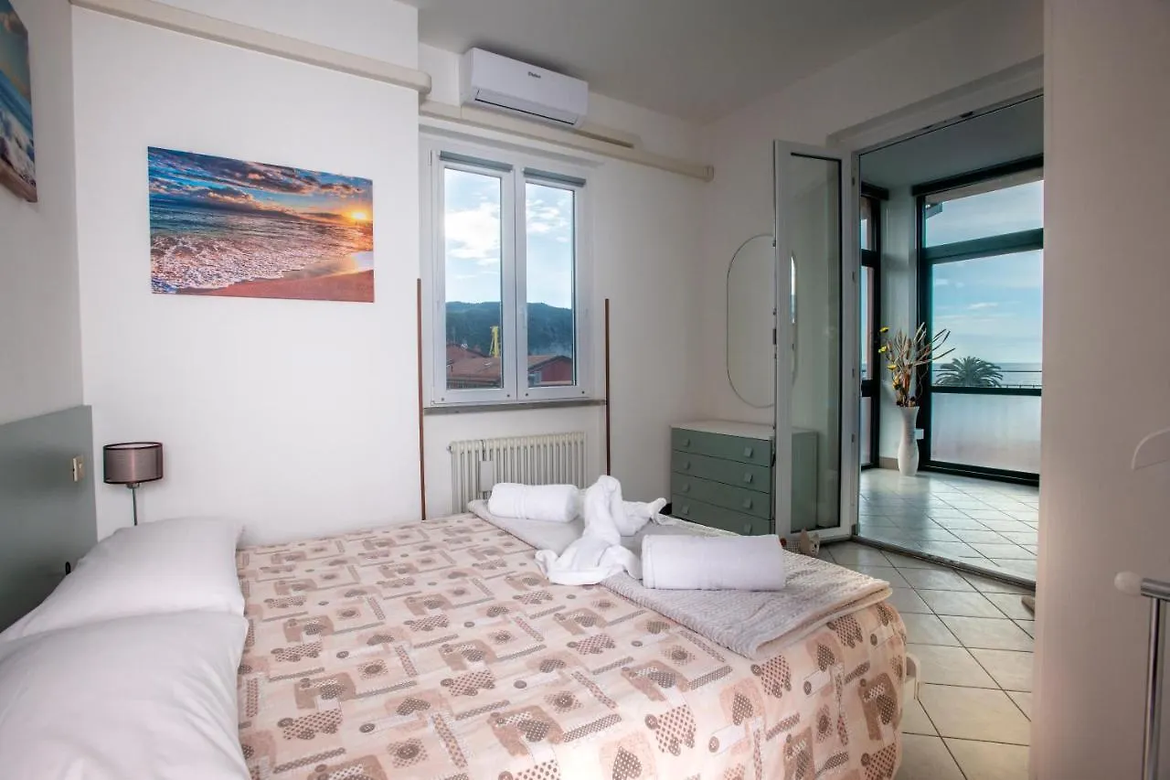 162 - La Veranda Sull'Acqua, Fronte E Vista Mare Riva Trigoso, Posto Auto Privato Sestri Levante