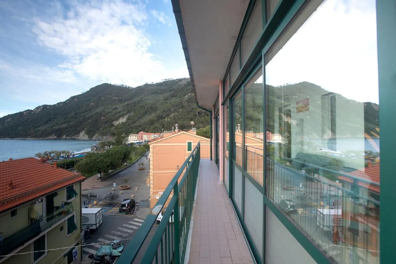 Holiday home 162 - La Veranda Sull'Acqua, Fronte E Vista Mare Riva Trigoso, Posto Auto Privato Sestri Levante
